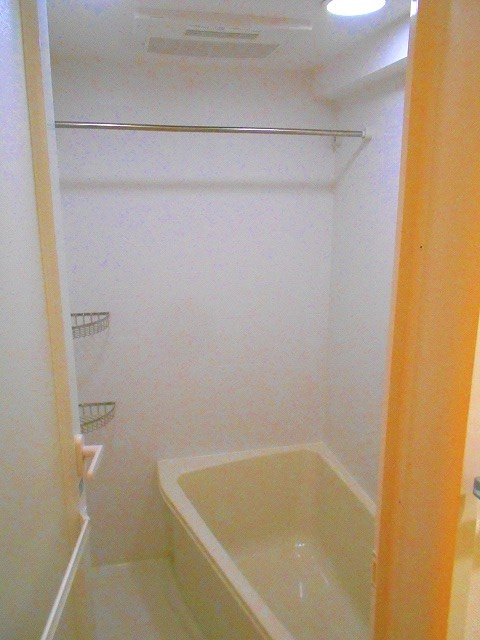 COMFORIA台東根岸の浴室