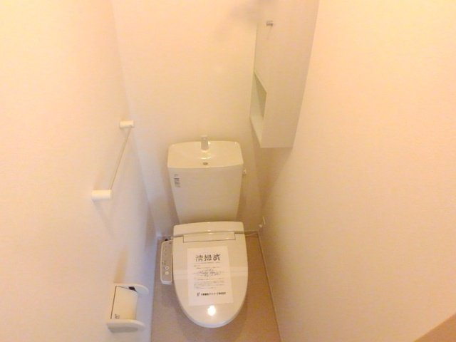 宗像市須恵４丁目のアパートのトイレ|ゆったりとした空間のトイレです