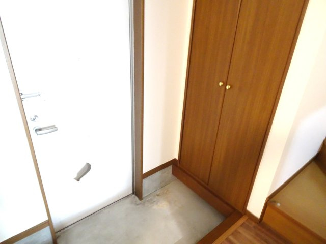 ノースフィールド深池Bの玄関