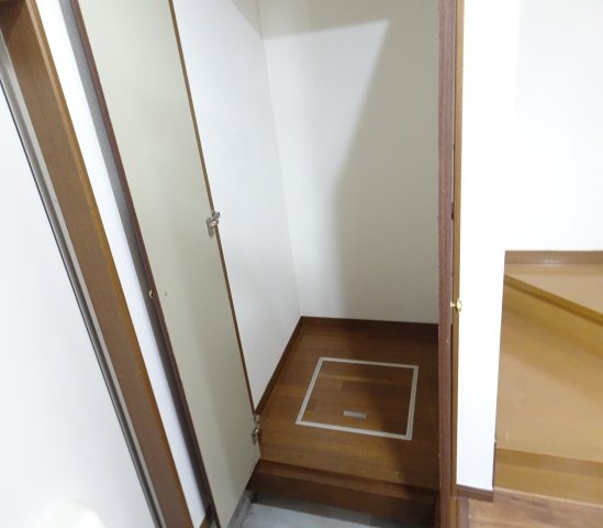 ノースフィールド深池Bの玄関