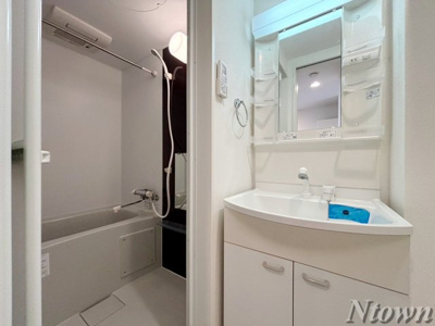 【洗面所】 | アップルハイム | 広い洗面スペース