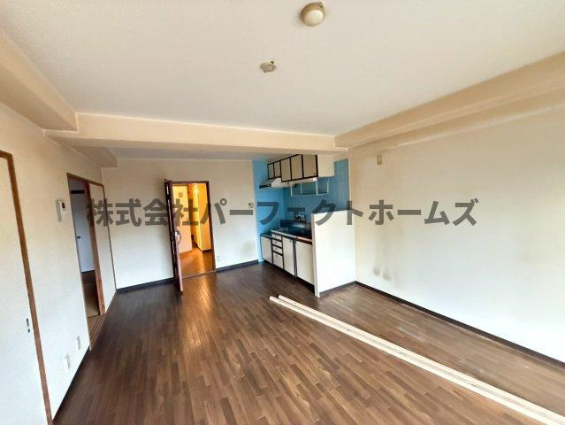 パープルソシアの居間・リビング|ゆったりとしたリビングです