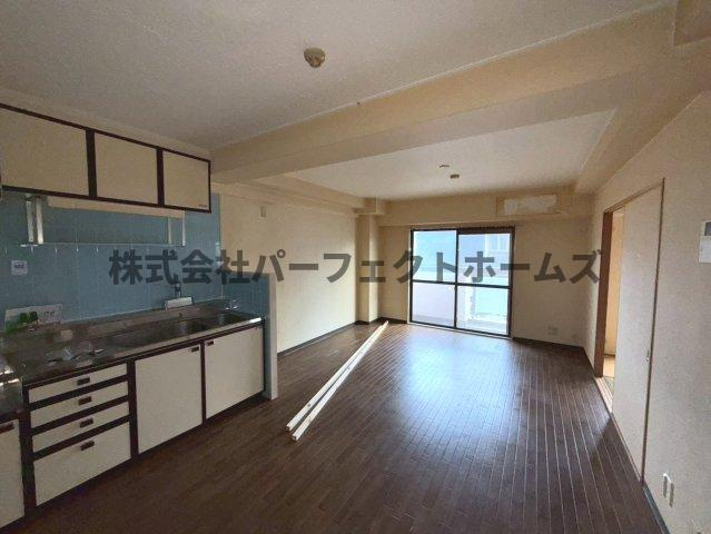 パープルソシアの居間・リビング|ゆったり過ごせる居間です