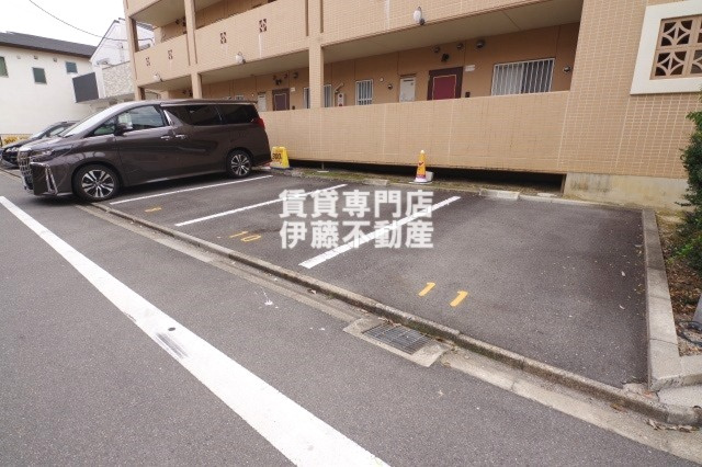 FERIOの駐車場