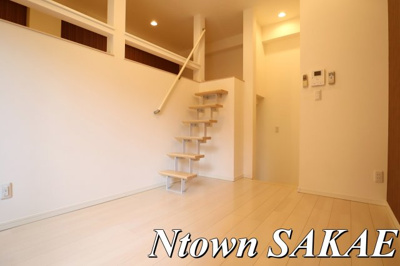 【居間・リビング】 | セレーノオオゾネ | おしゃれな居間です