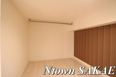 【居間・リビング】 | セレーノオオゾネ | ゆったりとしたリビングです