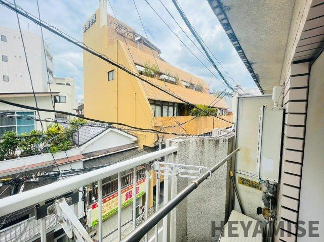 あこ物産ビルのバルコニー