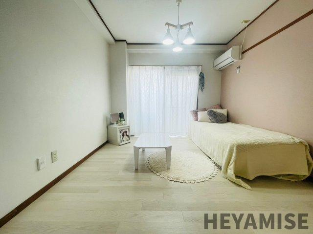 あこ物産ビルの居間・リビング