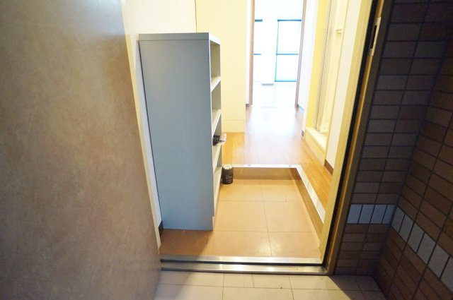 エルロン21（ELERON21）の玄関