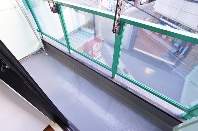 エルロン21（ELERON21）のバルコニー