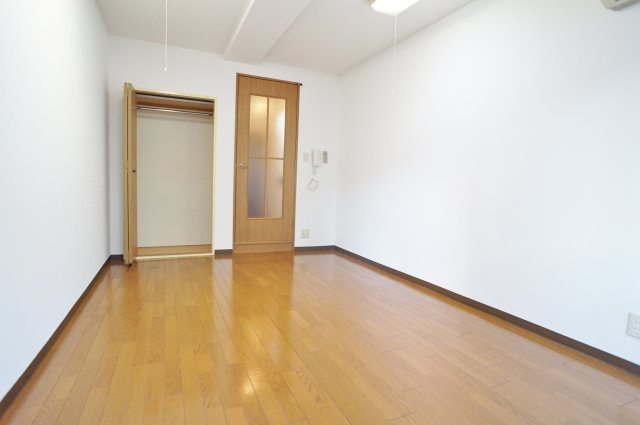 エルロン21（ELERON21）の居間・リビング