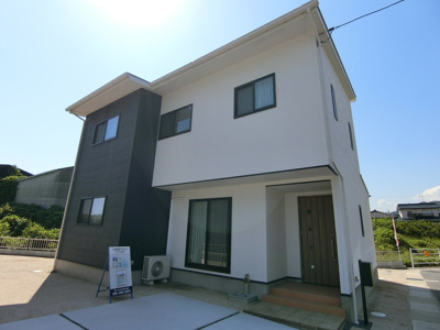 【外観】 | 新築　金光町須恵　4LDK | 建物外観。