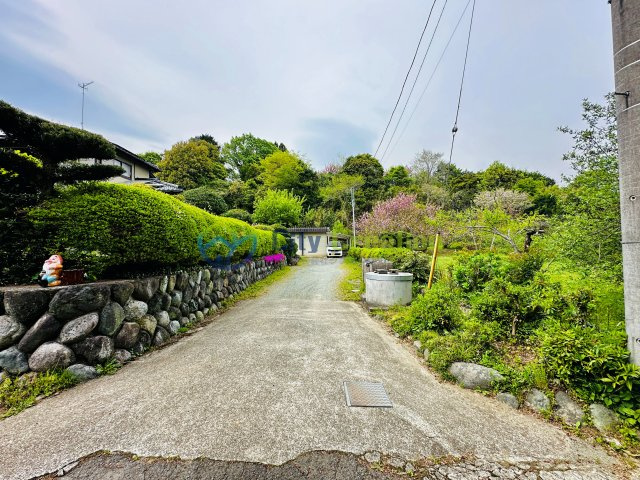 秦野市千村　家庭菜園が出来る約523坪の中古戸建の駐車場