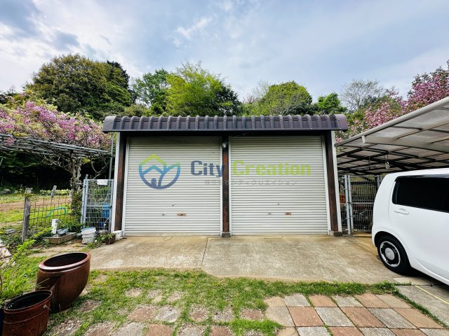 秦野市千村　家庭菜園が出来る約523坪の中古戸建の駐車場