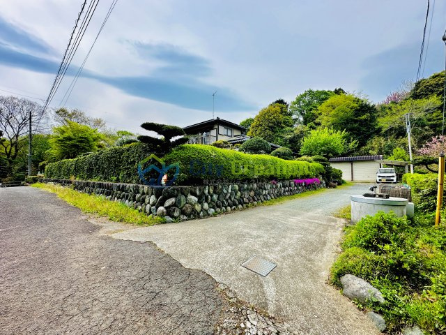 秦野市千村　家庭菜園が出来る約523坪の中古戸建の外観