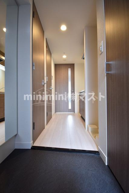 プレサンスOSAKA DOMECITYスクエアの玄関