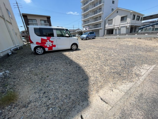 伊三郎ビルの駐車場