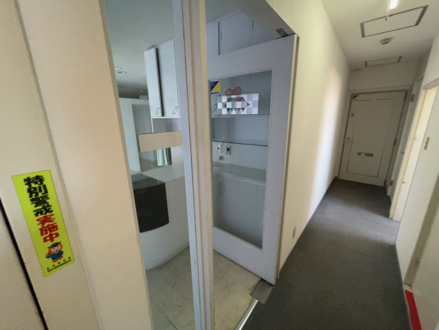 伊三郎ビルの玄関