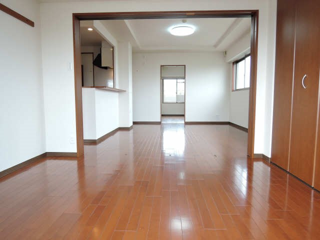 ＯＳＭ植田壱番館の居間・リビング