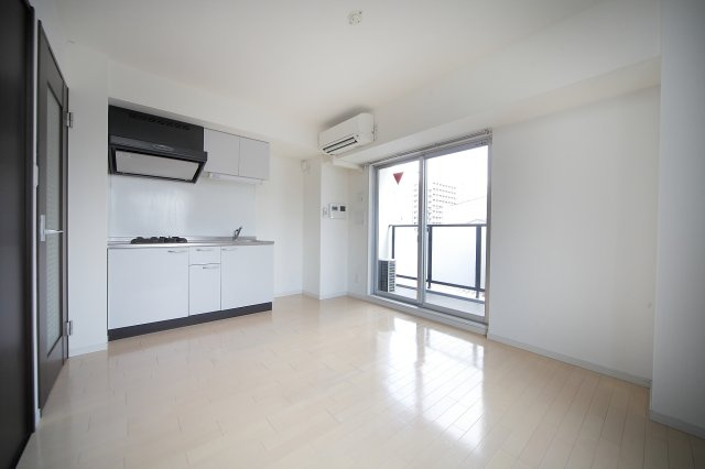 ビッグバン京都西陣の居間・リビング|305号室