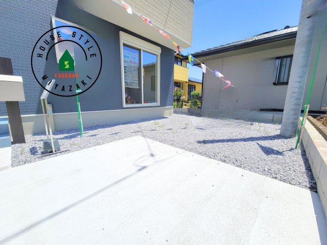 第14中西町モデル（1号棟）の庭|お庭で自由な時間を過ごせます。