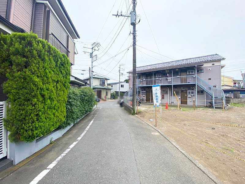 売地　藤沢市辻堂元町3丁目の前面道路含む現地写真