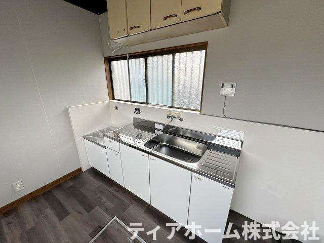 磯野戸建てのキッチン