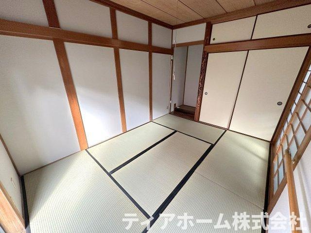 磯野戸建ての和室