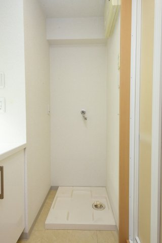 フローレ御所東の設備|洗濯機置き場