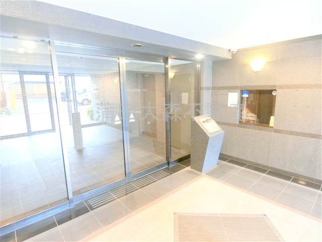 ルーブル蒲田六番館のエントランス