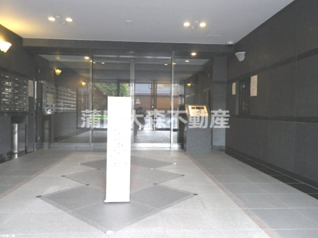 ルーブル蒲田六番館のエントランス