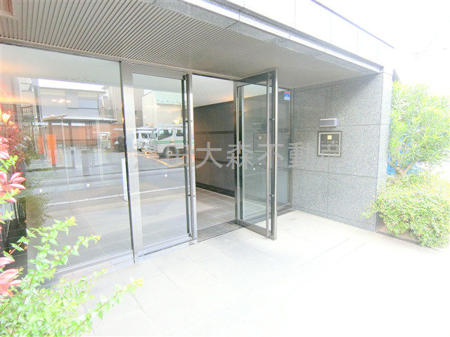 ルーブル蒲田六番館のエントランス