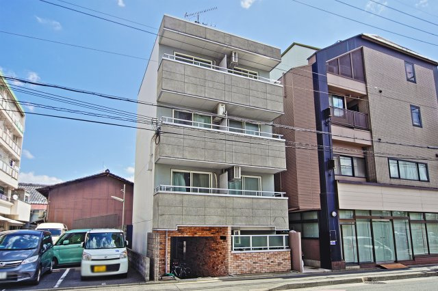 クレイン山里の外観