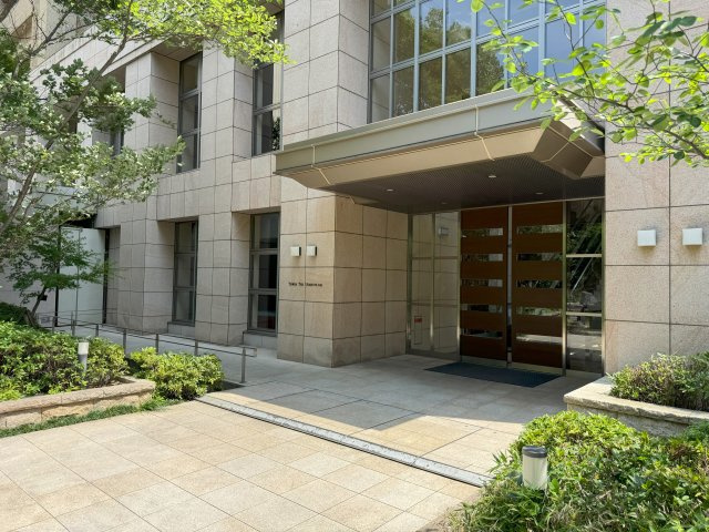 タワーザ上町台のエントランス