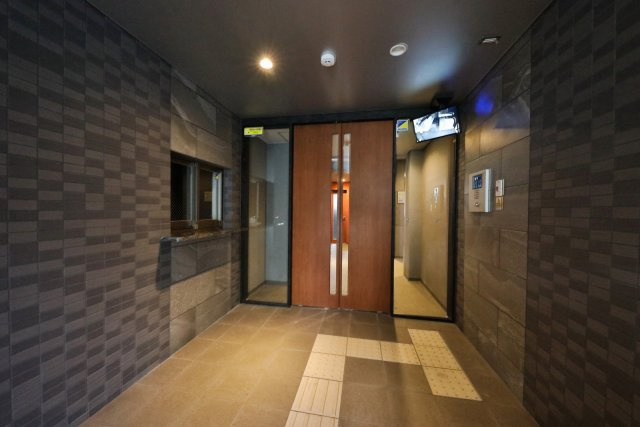 学生会館 BlanCanvas北山大宮のエントランス