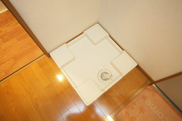 フラッティ廬山寺千本の設備|洗濯機置き場