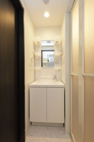 学生会館　UniE'meal京都高野の独立洗面台