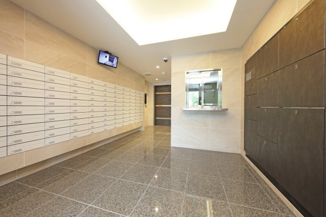 学生会館　UniE'meal京都高野のエントランス|集合ポスト・宅配BOX