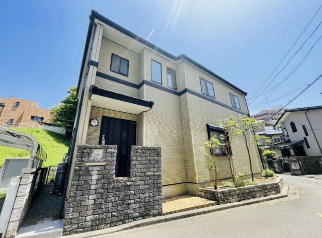 秦野市曽屋　大型リフォーム住宅の外観
