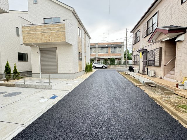 市川市中国分２丁目新築戸建の前面道路含む現地写真|東側前面道路