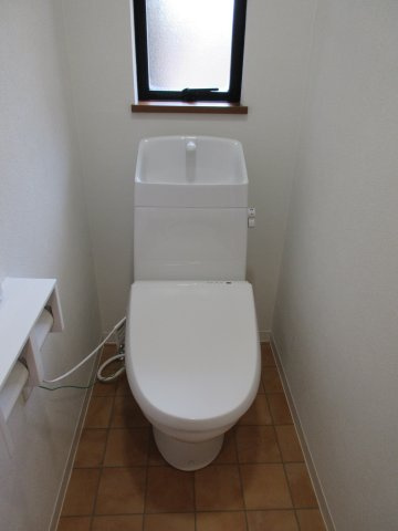 昭島市緑町2丁目　中古戸建のトイレ|1階トイレ