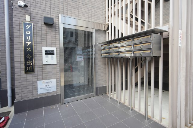 グロリアス今出川のエントランス