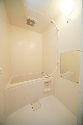グロリアス今出川の浴室|202号室