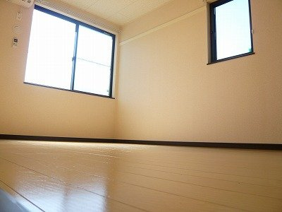 レオネクストサンモール畷の寝室|床はフローリング