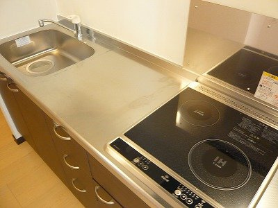 レオネクストサンモール畷のキッチン|お掃除らくらくのくIHクッキングヒーター