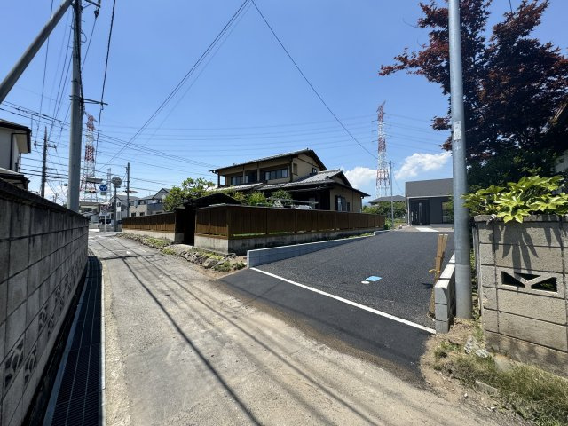 新築　高崎市箕郷町下芝第5　クレイドルガーデン　4号棟の前面道路含む現地写真|現地写真　南側接道幅員約3.5ｍ