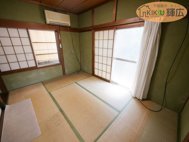 【和室】 | 加古川市野口町長砂　中古戸建 | 和室は約6畳ございますので、客間としても最適ですね