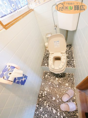 加古川市野口町長砂　中古戸建のトイレ|ウォシュレット付きトイレです。