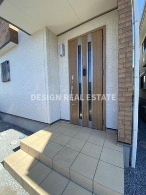 【玄関】 | 行田市藤原町2丁目　中古住宅   | 現地(2024年6月撮影)