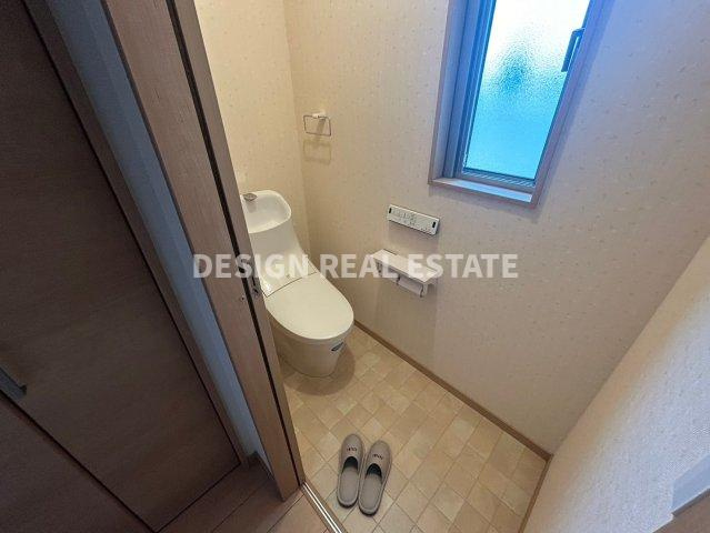 【トイレ】 | 行田市藤原町2丁目　中古住宅   | 現地(2024年6月撮影)